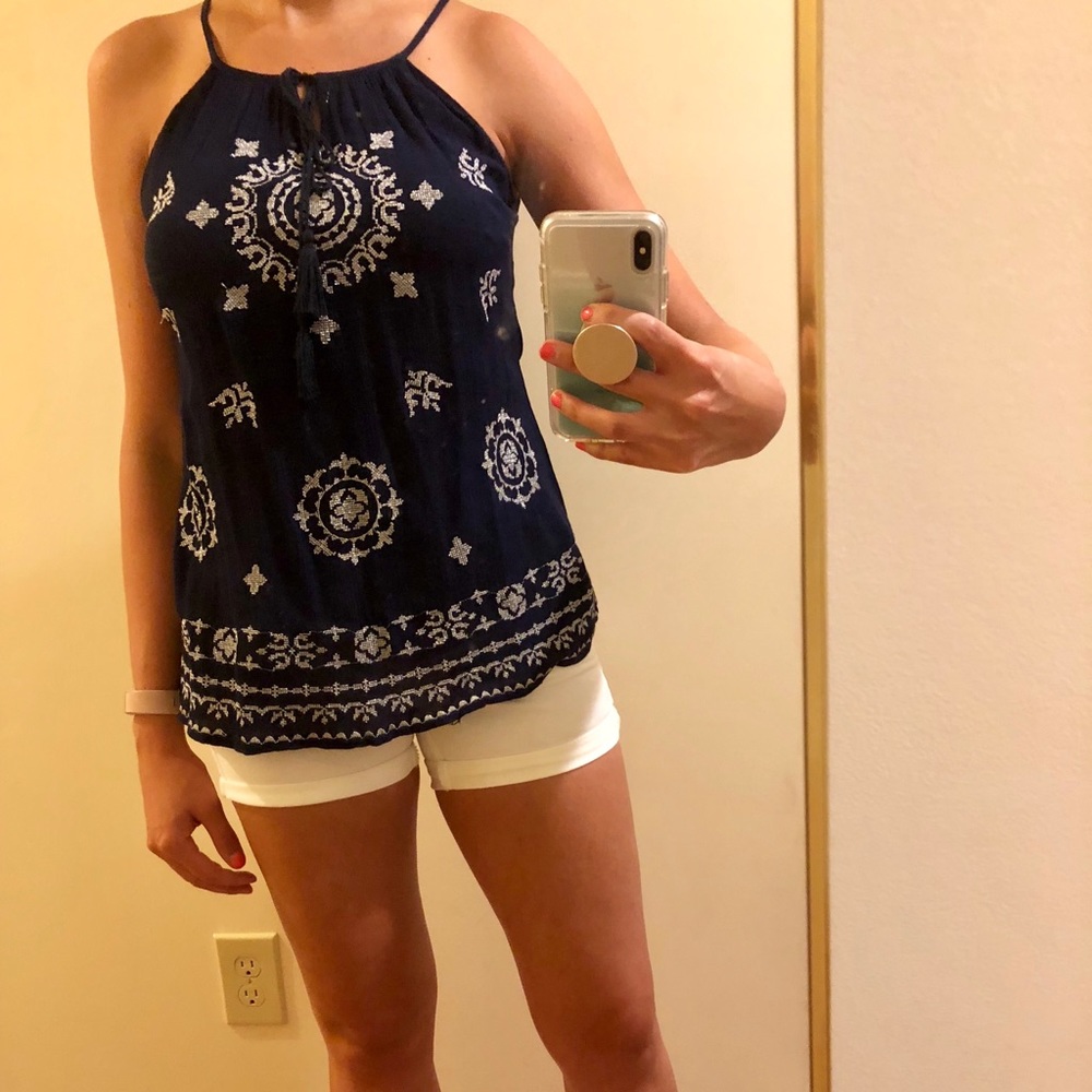 Embroidered tank! - Picture 4 of 4